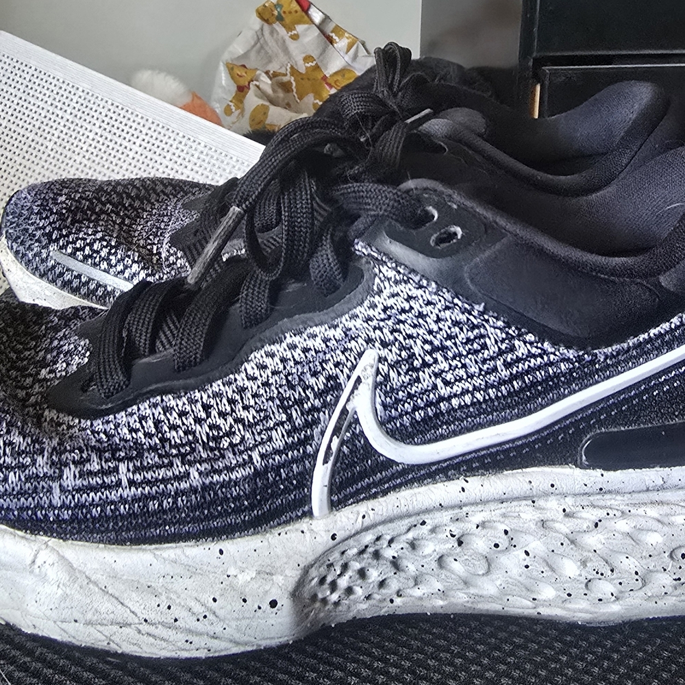 Nike Women’s Black & White Knit Running Shoes